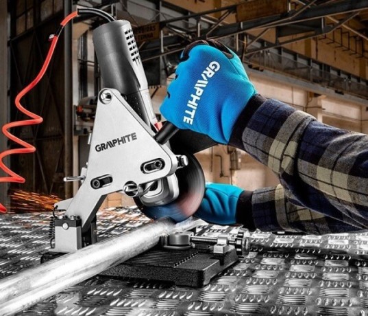 Cięcie metalu szlifierką kątową GRAPHITE 59G187