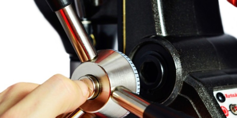 Wiertarka magnetyczna Rotabroach Element 40 - dźwignia posuwu