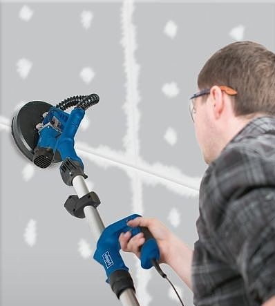 Szlifowanie ściany szlifierką do gładzi Scheppach DS920X