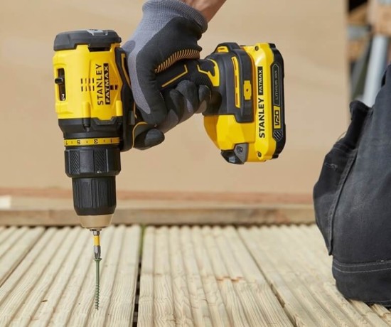 Wiertarko-wkrętarka Stanley FATMAX V20 SFMCD710C2KQW - wkręcanie wkrętów 