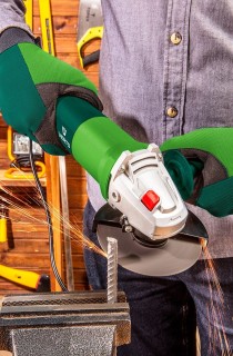 Cięcie metalowego prętu szlifierką kątową VERTO 51G053