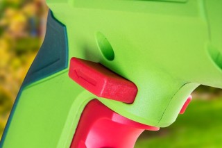 Wiertarka udarowa VERTO 50G528 - przełącznik zmiany kierunku obrotów