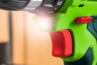 Wiertarko-wkrętarka akumulatorowa VERTO 52G291 - latarka LED