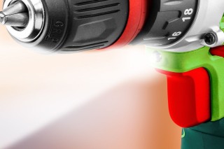 Wiertarko-wkrętarka akumulatorowa VERTO 50G273  - latarka LED